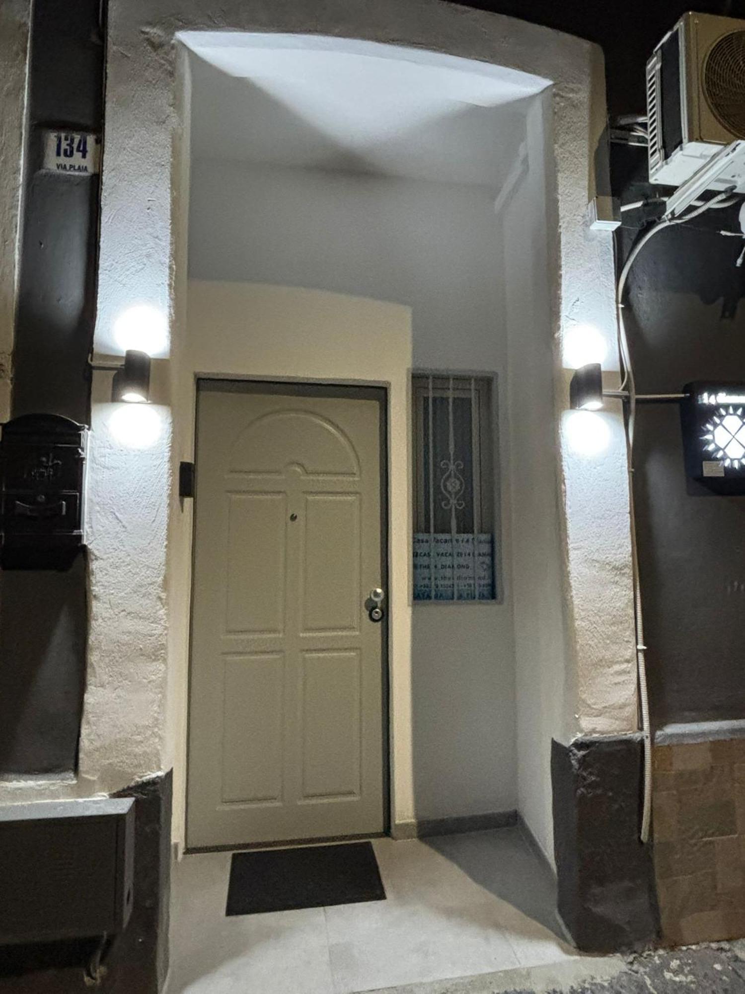 Casa Vacanze I 4 Diamanti Room 1 كاتانيا المظهر الخارجي الصورة